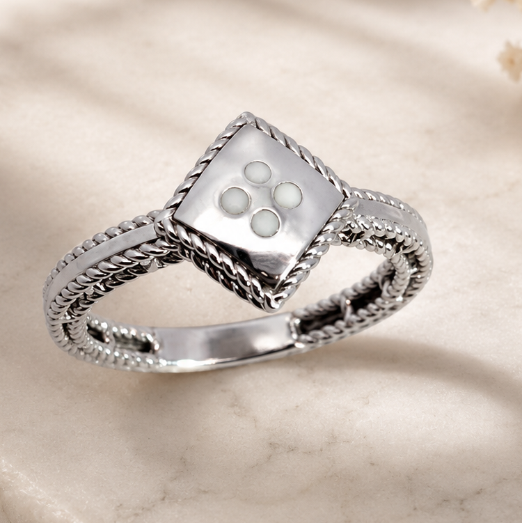 LUCKY DOT RING
